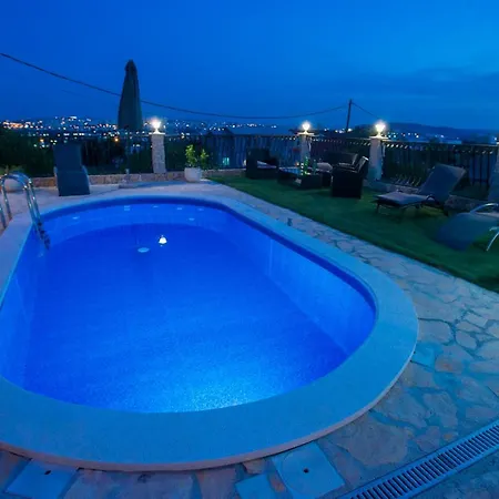 Апартаменты Villa Salona *
