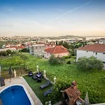 Villa Salona Solin