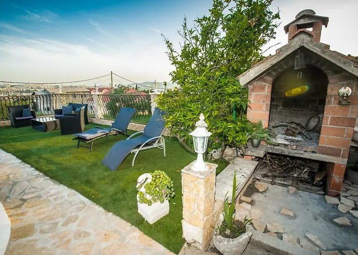 Villa Salona Solin