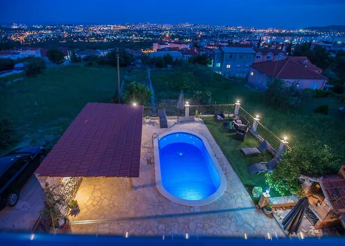 Villa Salona Apartman *